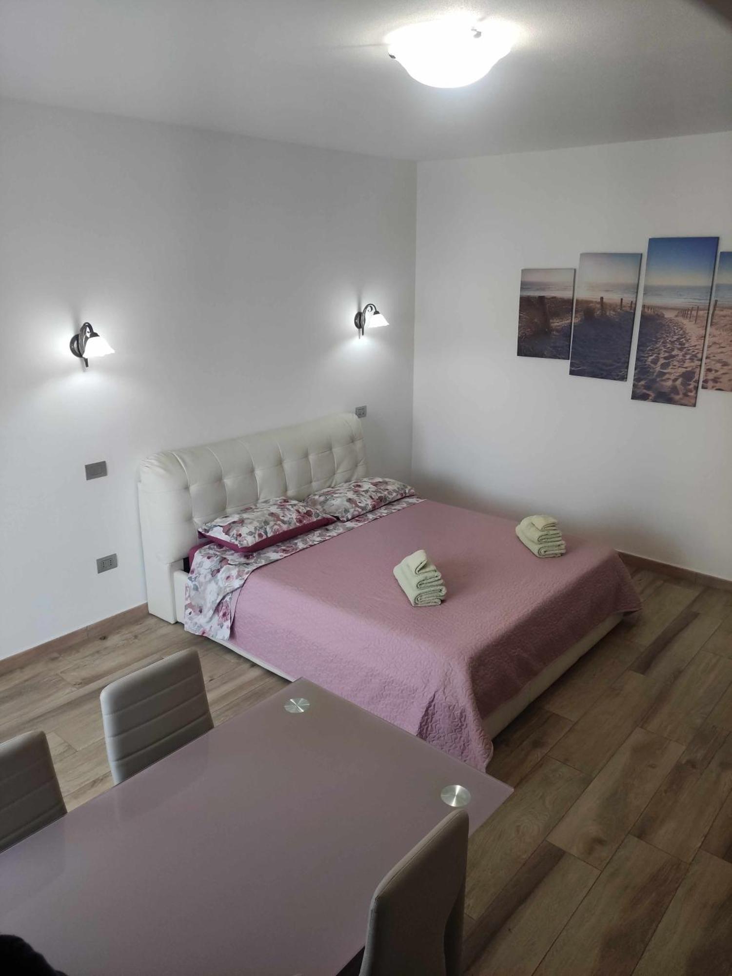 Villa Bianca Bb E Apartments Àrbatax Exteriör bild